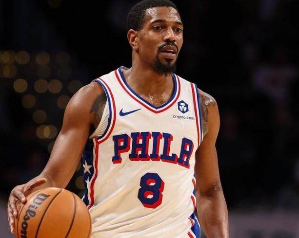 爱游戏APP-勇士过渡期步步维艰 库里甘心接受平庸和陨落吗？