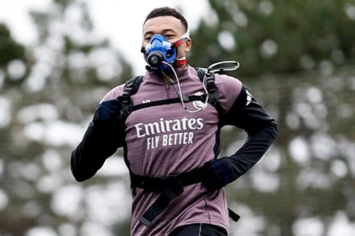 爱游戏下载-邮报：皇马球员的面罩训练回归，既节省时间又降低受伤风险